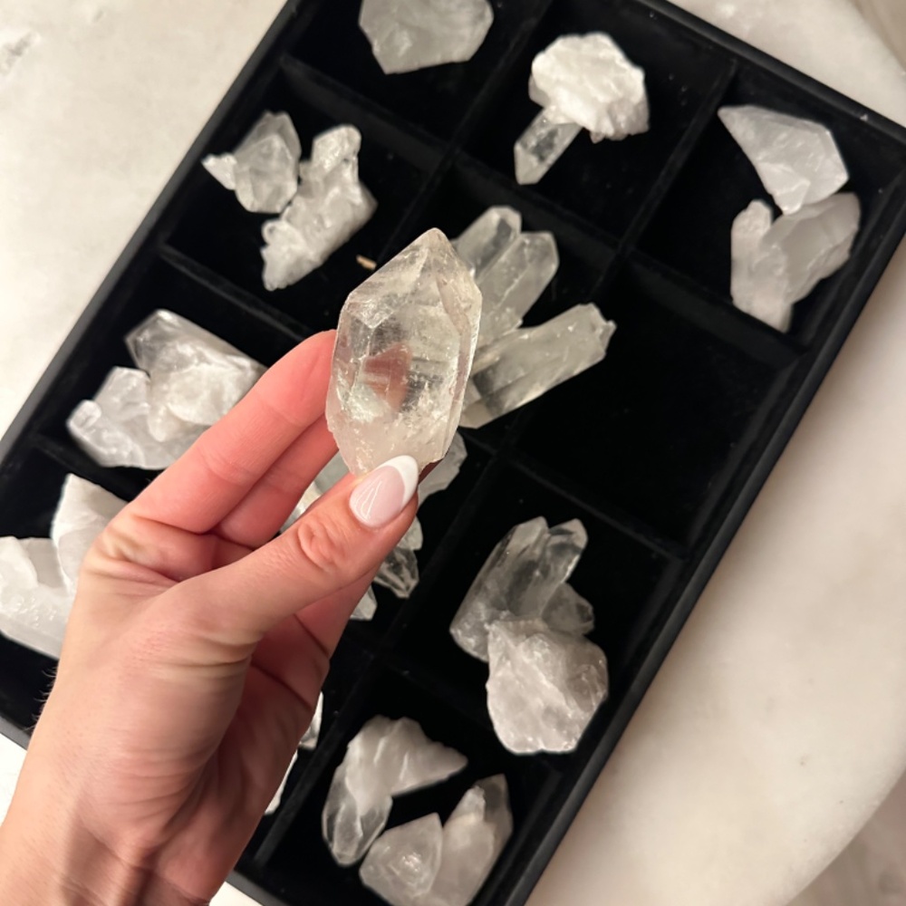 16 Crystals BOX natural Quartz Clear